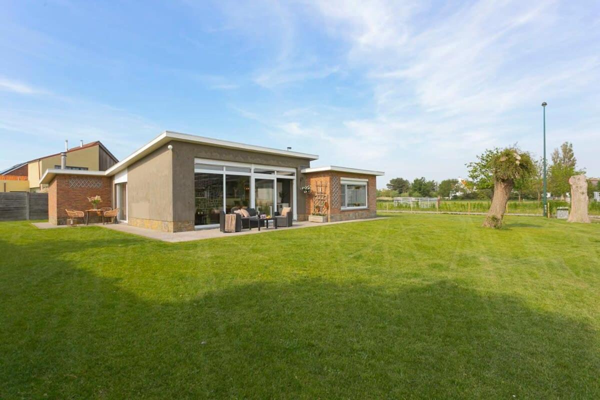Huswell - Bungalow With Garden At 5 Minutes From The Beach Villa Де Хаан Екстериор снимка