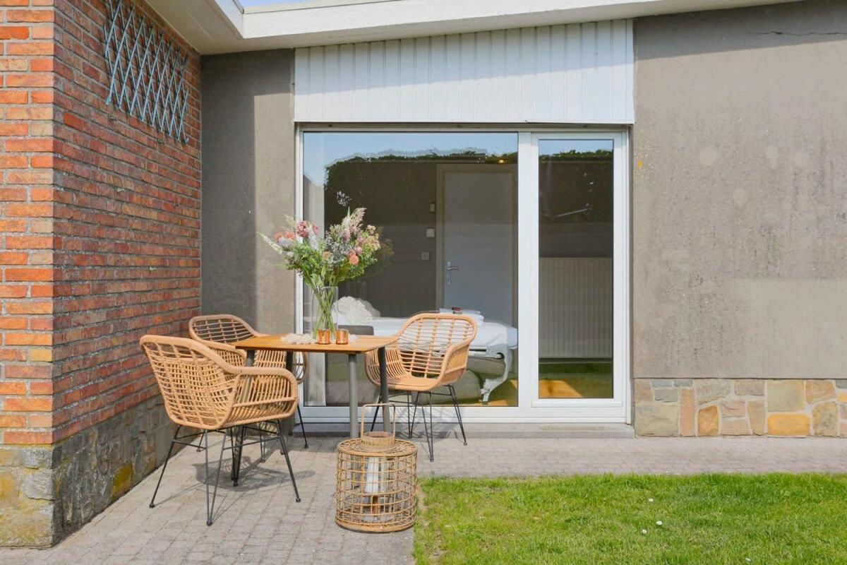 Huswell - Bungalow With Garden At 5 Minutes From The Beach Villa Де Хаан Екстериор снимка